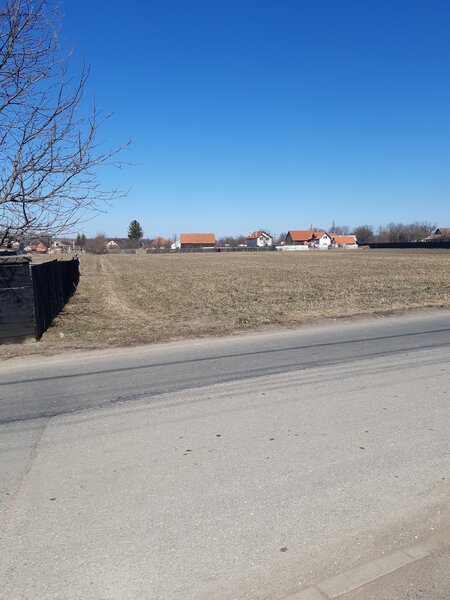 Brasov, Vand teren intravilan construibil, utilitati, central, drum asfalt.